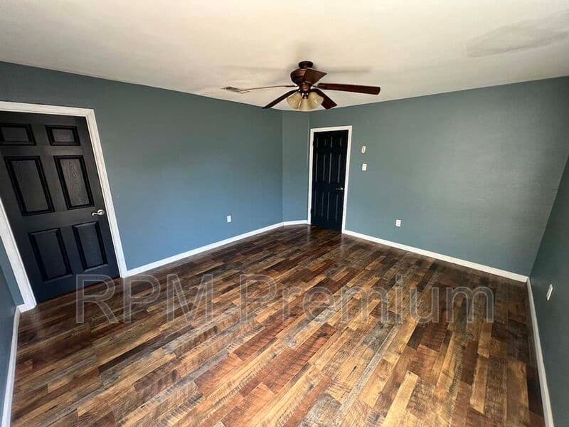 Denham Springs House: 8725 Fairoaks St