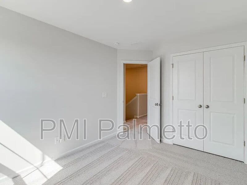 Columbia House: 3022 Harborview Drive