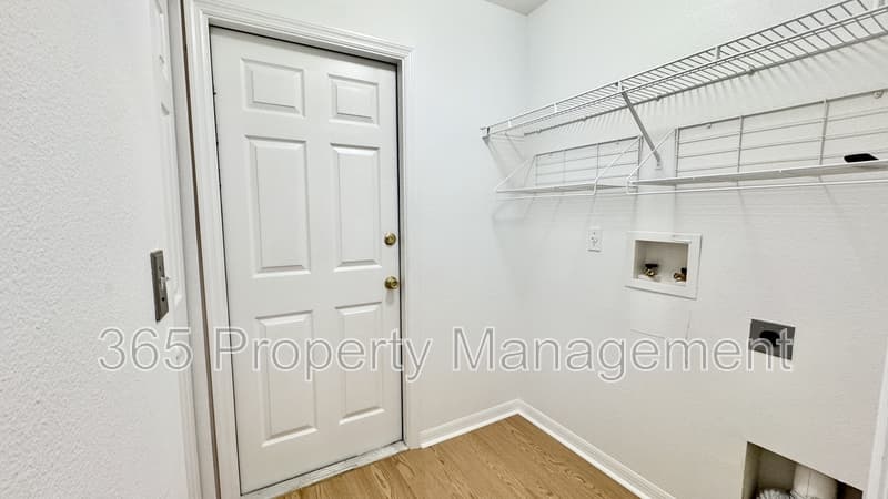 Spring Hill House: 12175 Katherwood Street