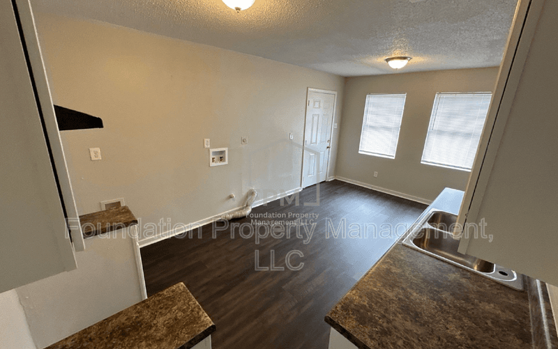 Memphis House: 3791 Black Forest Drive