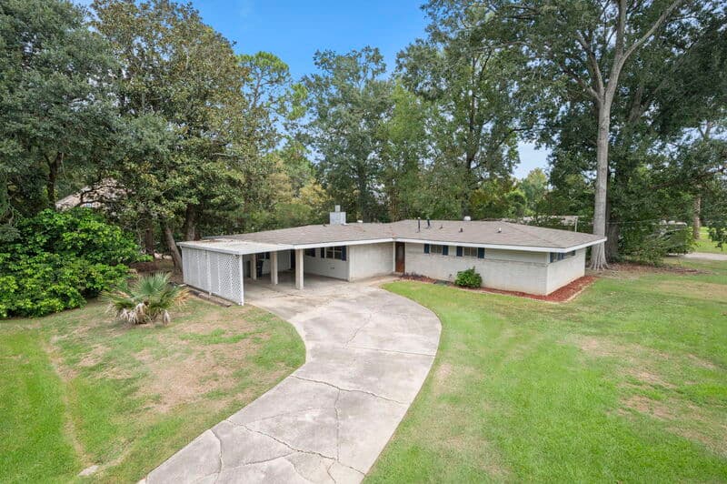 Baton Rouge House: 8709 Forest Hill Drive
