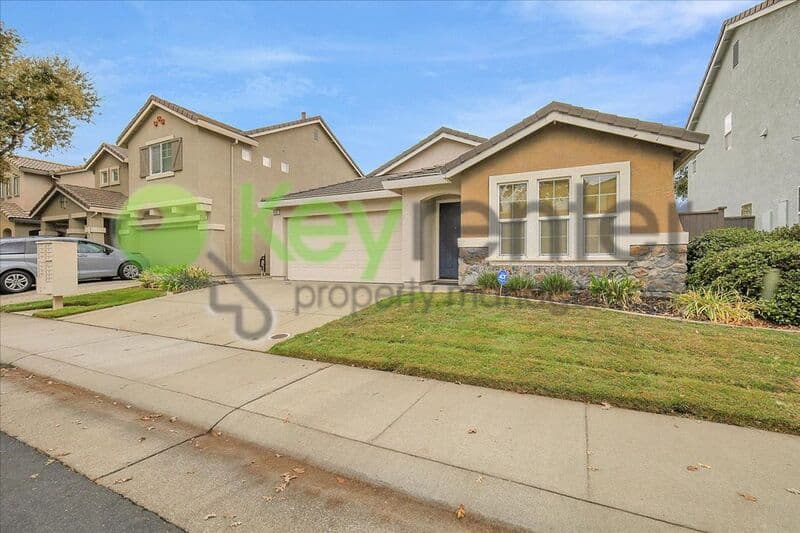 Roseville House: 1682 Loon Lake Street