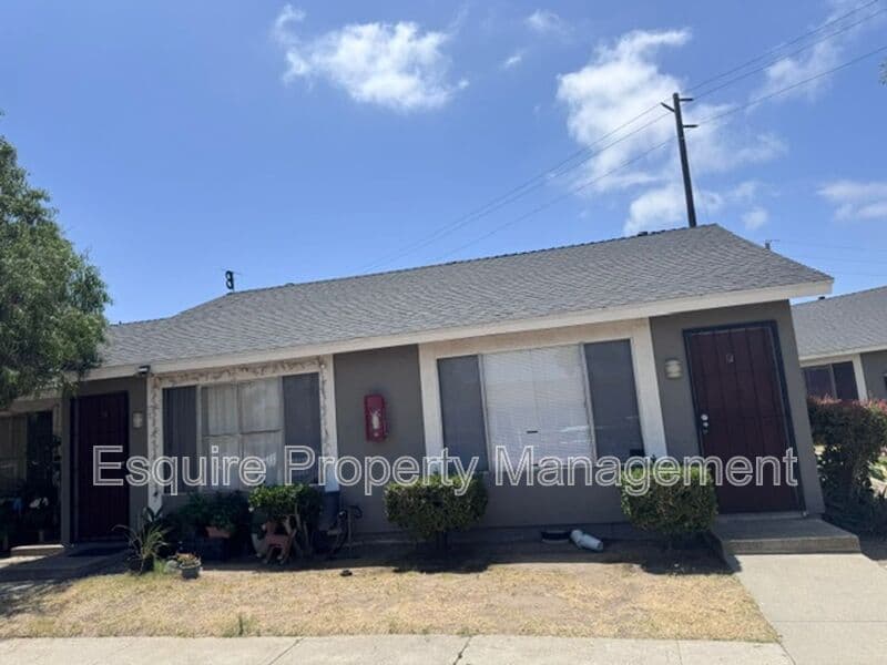OXNARD Condo: 1834/1840/1850 PERICLES ST