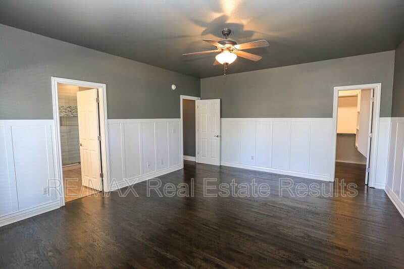 Rogers House: 5300 S 44th Pl