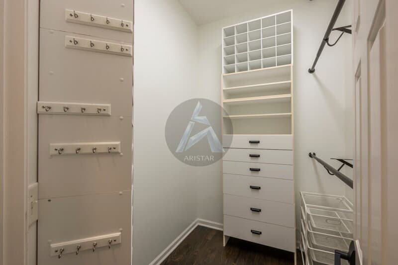 Kennesaw House: 5211 Hadaway Rd NW