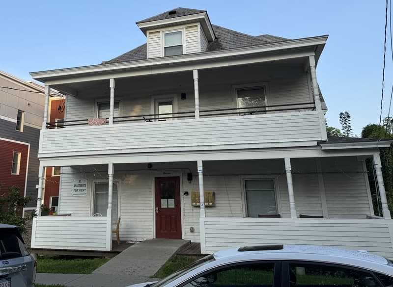 Burlington Condo: 11 Hungerford Terrace, Unit 4