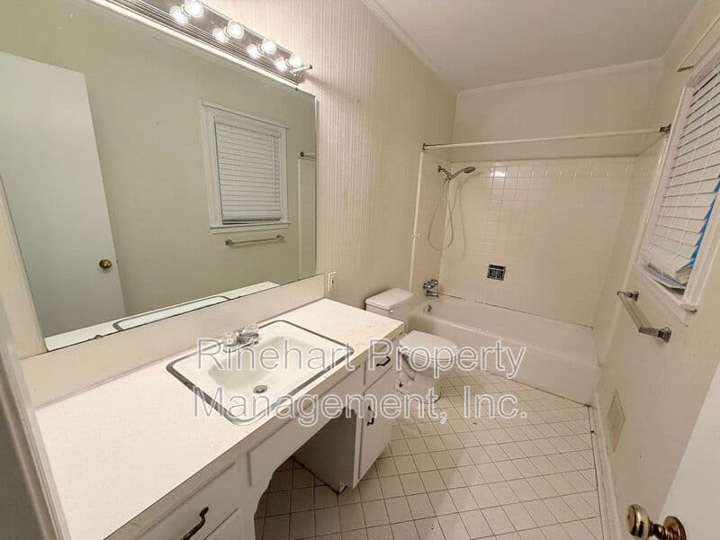 Rock Hill House: 274 Twin Lakes Road