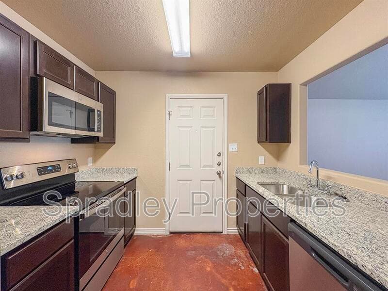 Belton Condo: 1009B Llano Ct