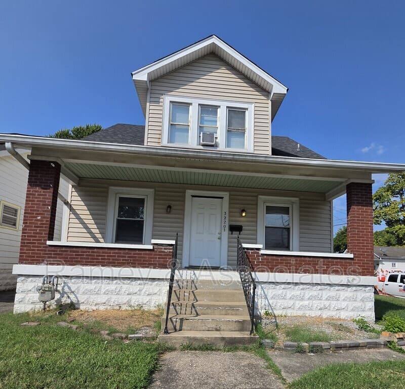 Louisville House: 3220 Grant Ave