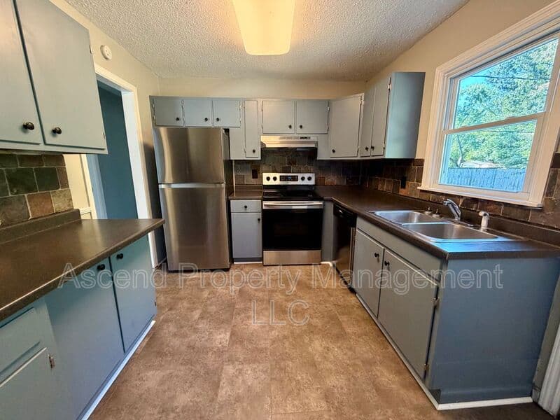 Chattanooga House: 7707 Canyon Dr