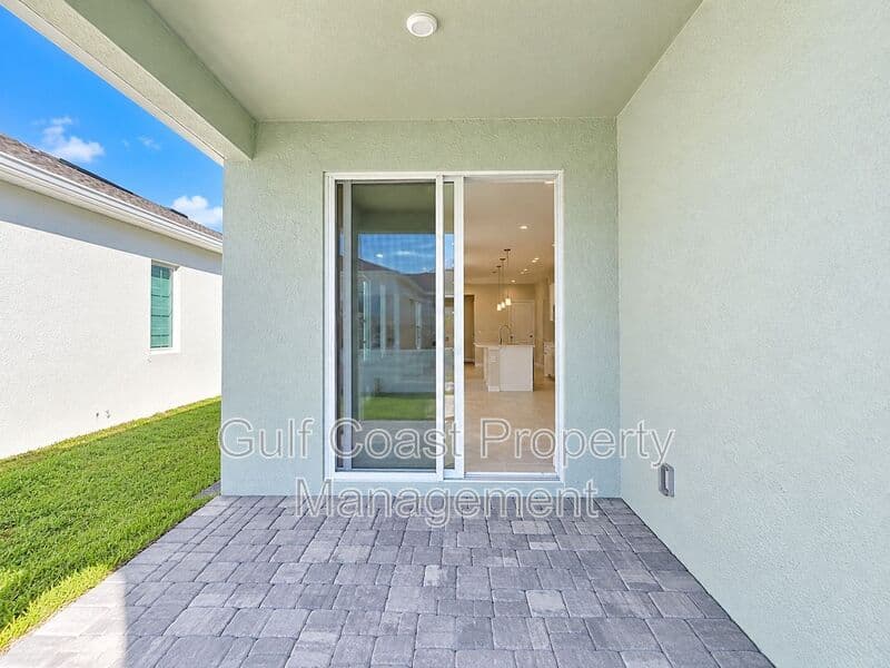 Bradenton House: 4612 Spire Run