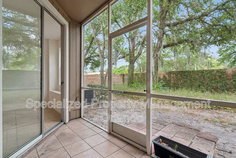 Altamonte Springs Townhome: 685 Scarlet Oak Cir