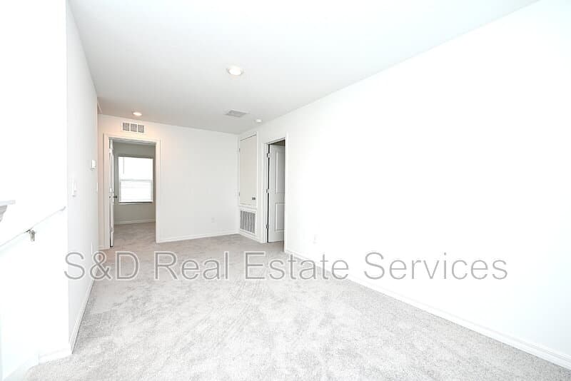 Lakeland House: 7847 Abagail Dr.