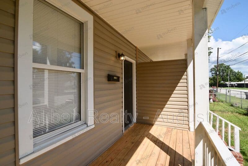 Augusta House: 1717 Starnes Street