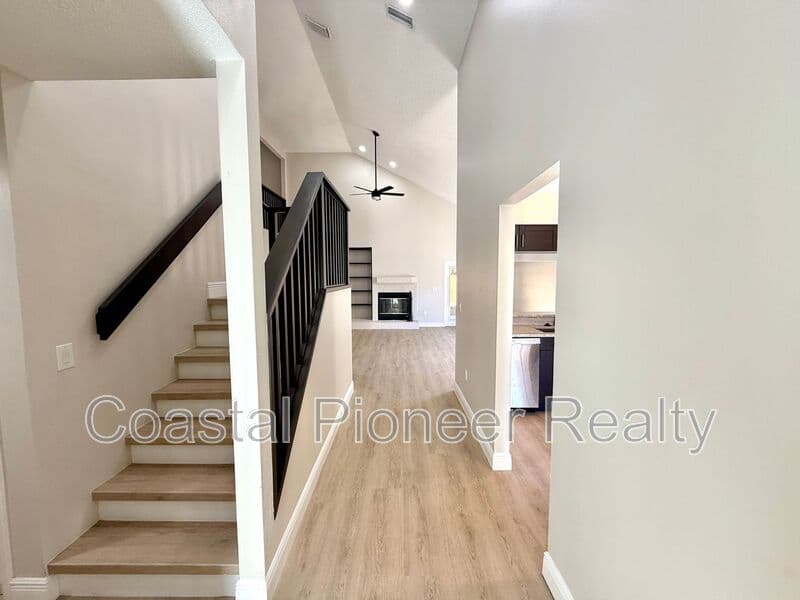 Tampa House: 8731 Huntfield St