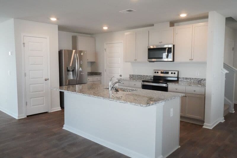 Bloomingdale House: 418 Coconut Dr