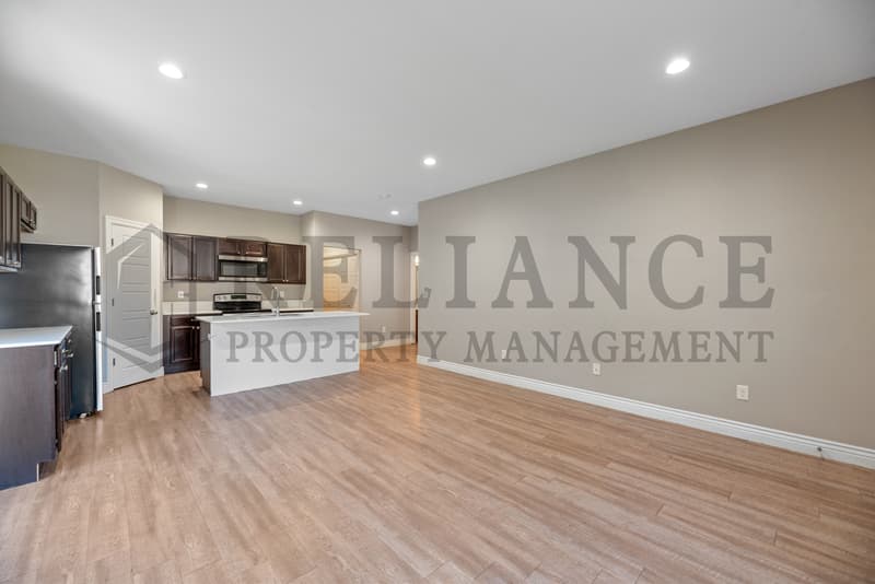 Wichita House: 5515 S Victoria St - 1