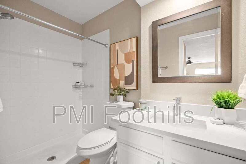 Golden Townhome: 206 South Holman Way
