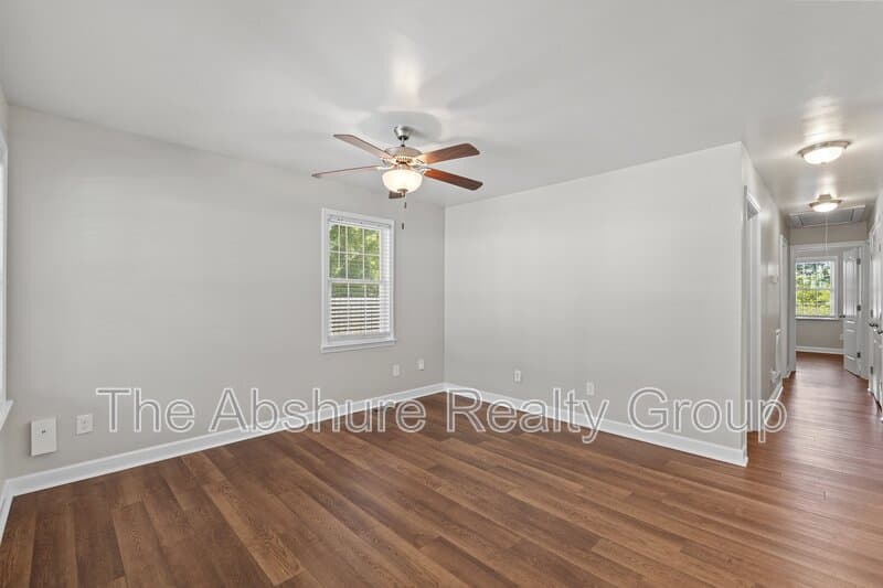 Raleigh House: 121 Gilbert Avenue