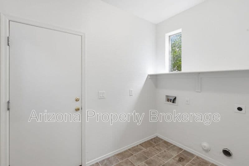 Gilbert House: 1911 E Patrick St