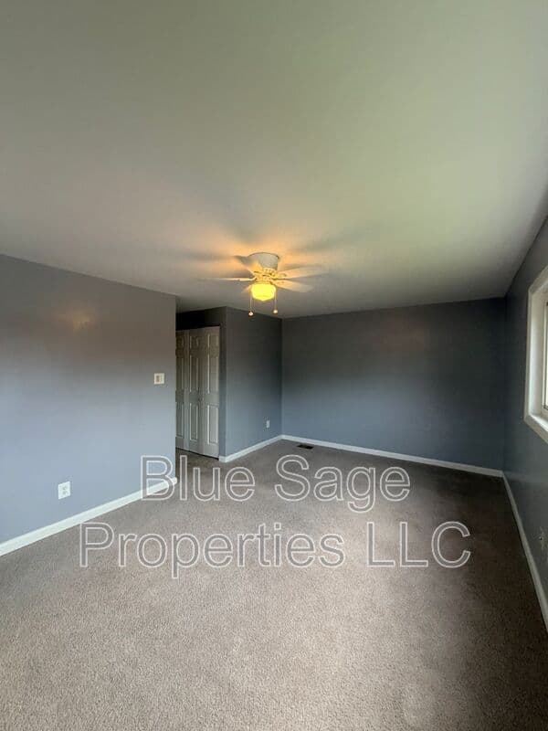 Folcroft Townhome: 2118 Valleyview Dr