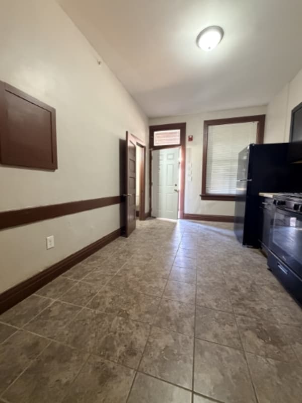 Davenport Condo: 608 W. 3rd St. #3D