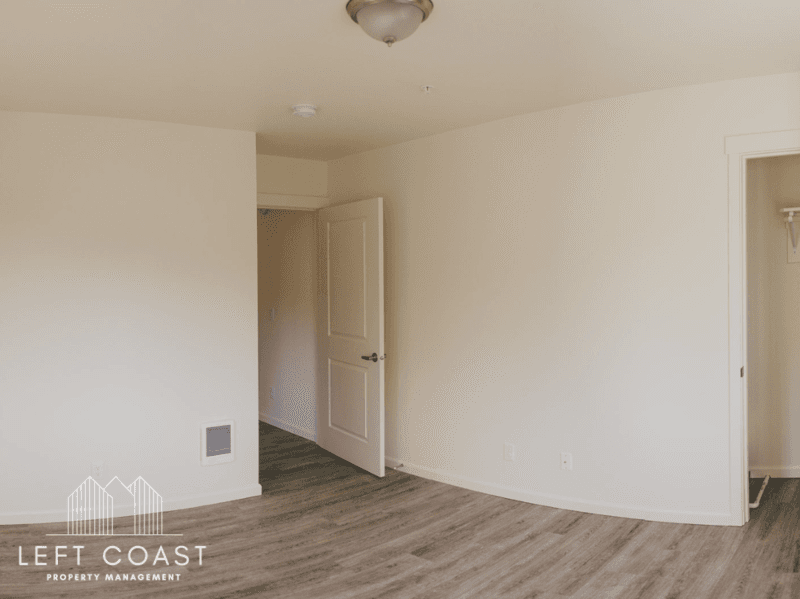 Lincoln City Condo: 3031 Northeast West Devils Lake Road