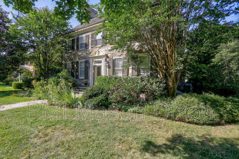 Baltimore House: 5304 Springlake Way