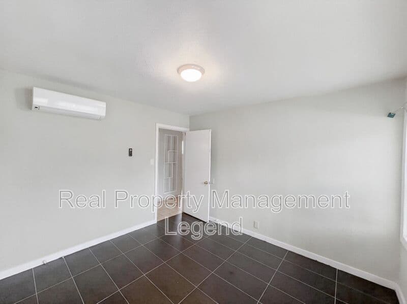 Dallas House: 4029 Mather Court