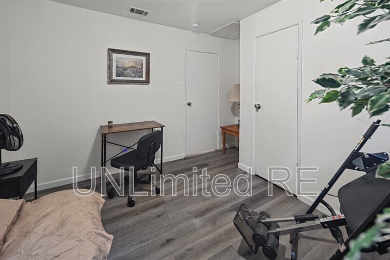 Bullhead City House: 1385 Church Dr