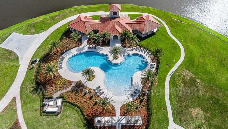 Wimauma House: 16535 Windmill Forge Pass