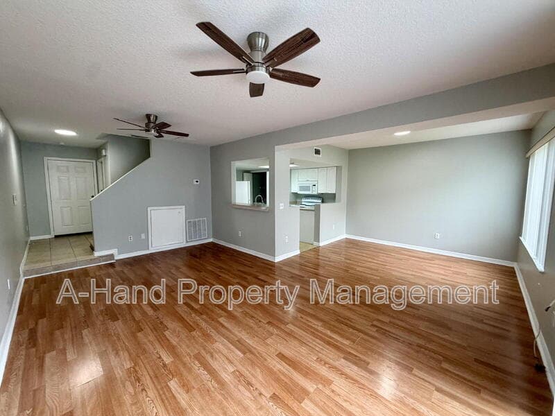 Davenport Condo: 615 Australian Way