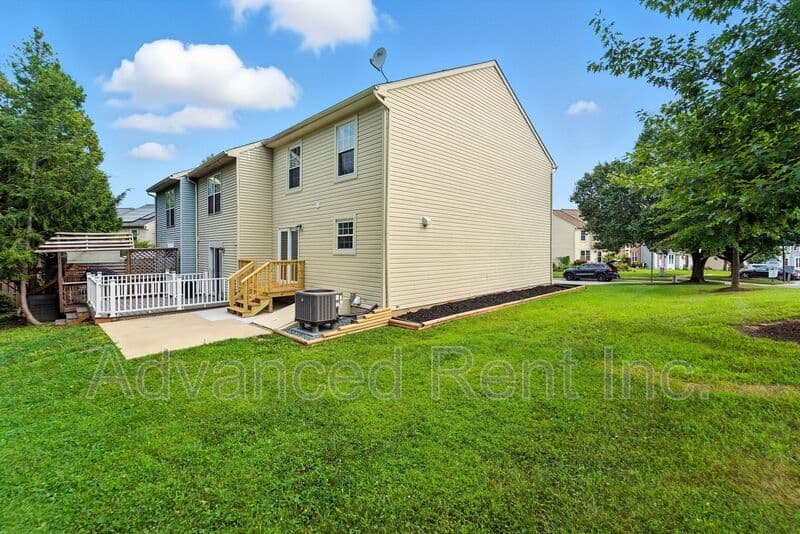 Nottingham Townhome: 1 Jack Pine Place