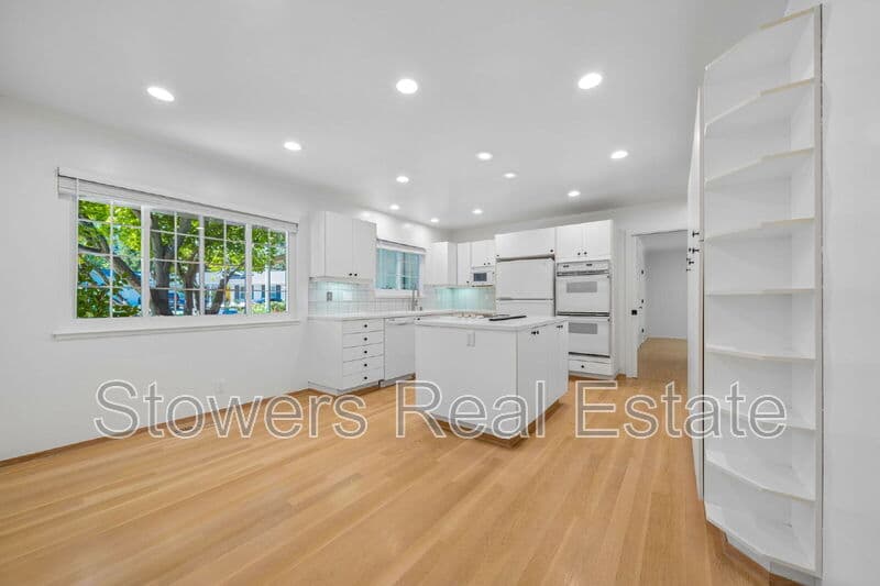 Danville House: 132 Glen Ct