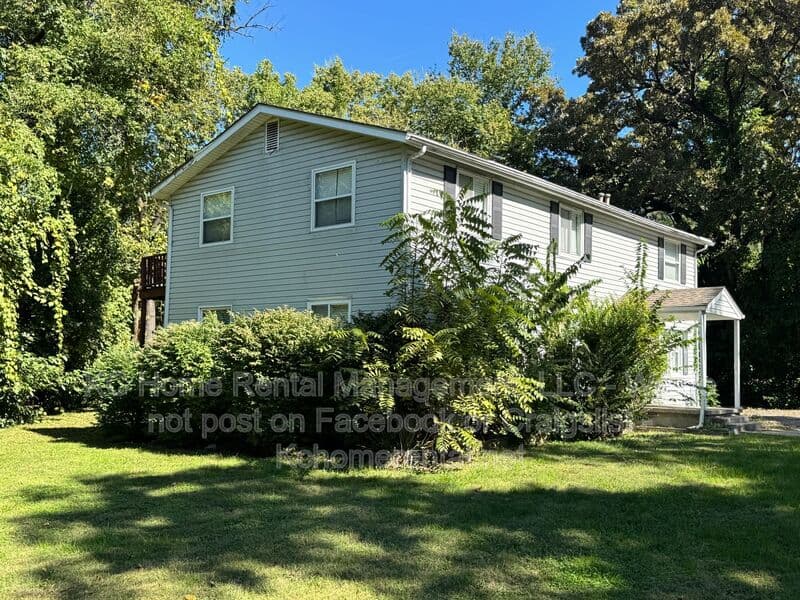 Kansas City House: 4400 NE 46th Terrace 1E