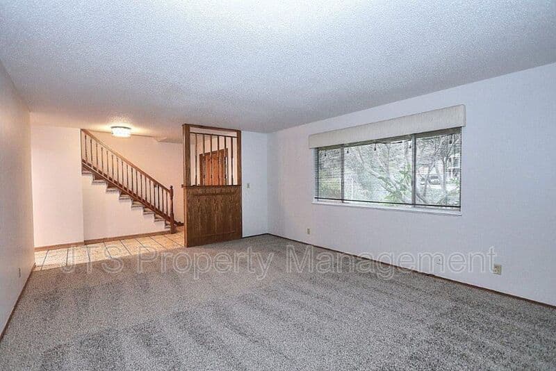 Fair Oaks House: 8520 Emperor Drive
