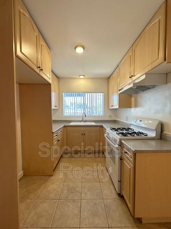 Glendale Condo: 504 Hill Drive