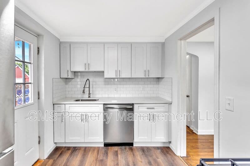 Dunellen Condo: 401 Sanford Ave