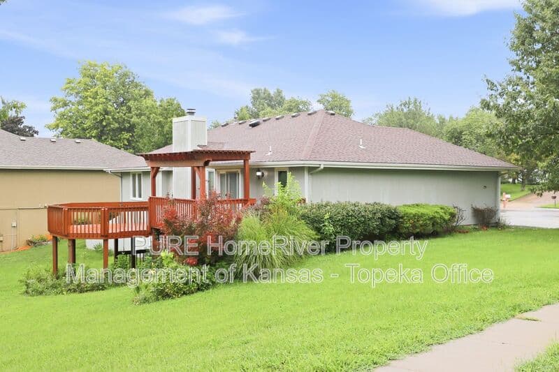 Topeka House: 3611 SW Redhawk Court