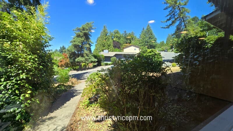 Bellevue House: 13709 SE 23rd St