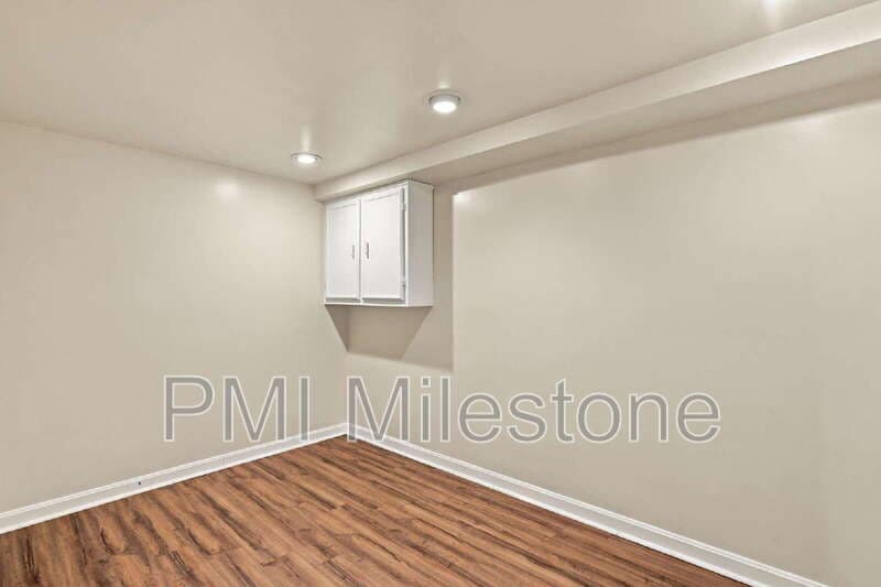 Greencastle House: 105 W Walter Ave