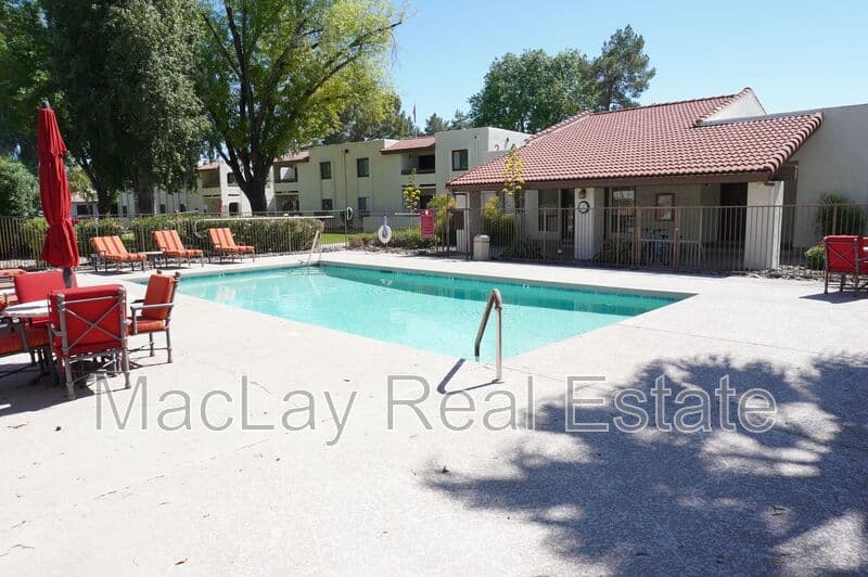Paradise Valley Condo: 10444 N. 69th St.