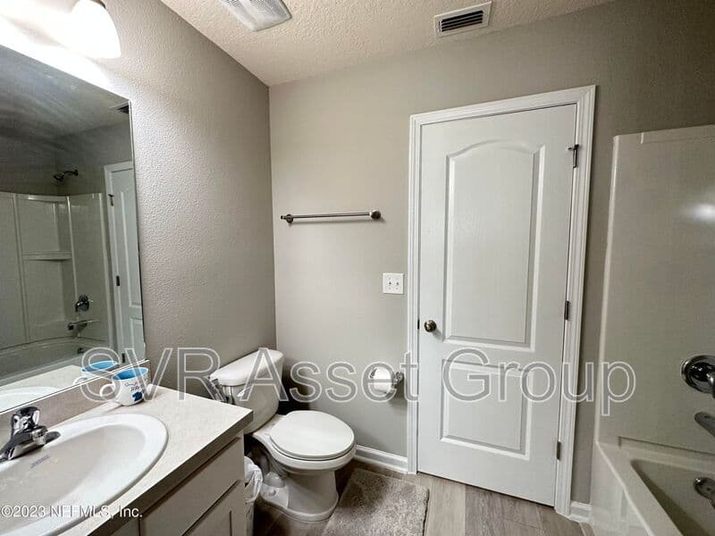 Jacksonville House: 257 ARALIA LN