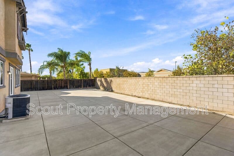 Menifee House: 29128 Rockledge Drive