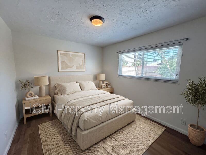 Huntington Beach House: 16402 Birdie Ln