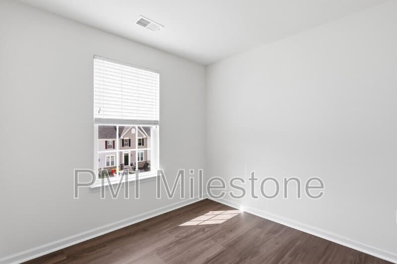 Falling Waters Townhome: 72 Norwood Dr
