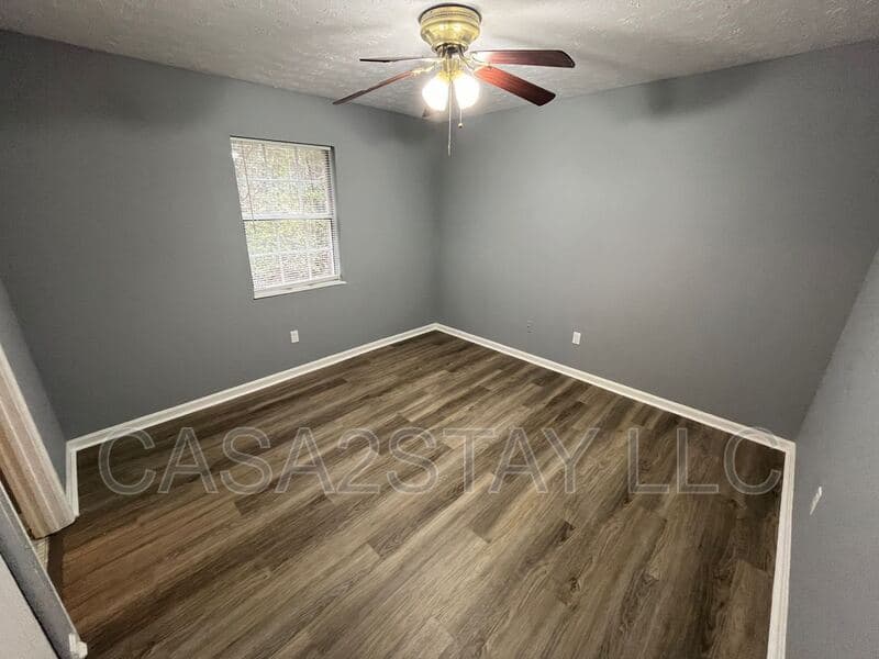 Radcliff Condo: 383 Redmar Blvd
