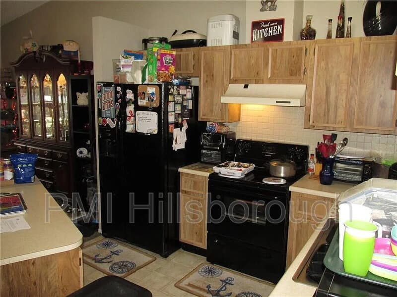 Brandon House: 914 Burlwood Street