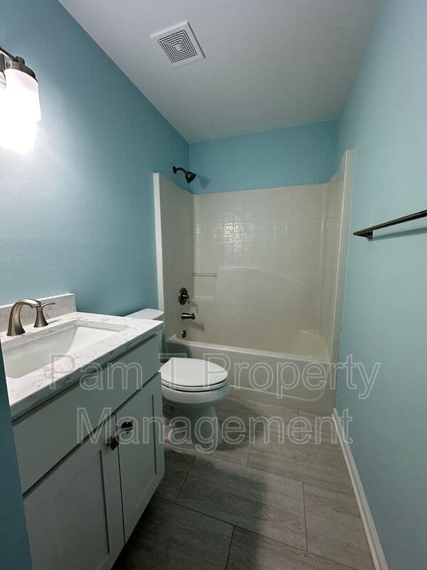 Savannah House: 2311 Tennessee Ave