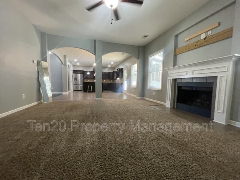 Columbus House: 4955 Brightstar Lane